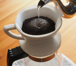 コーヒーの抽出1湯目